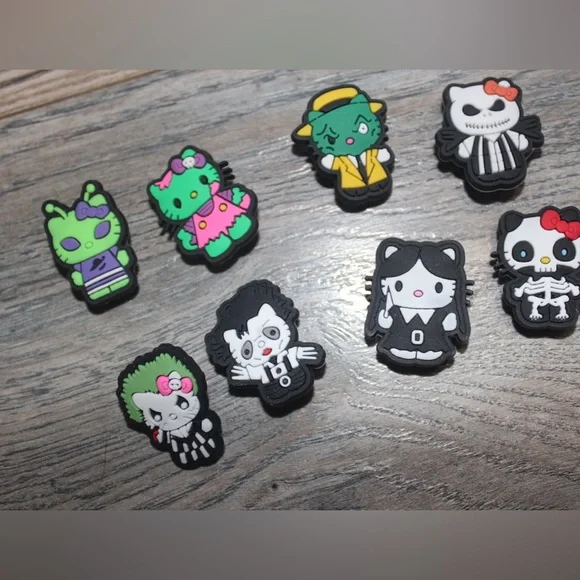 Hello kitty Horror Croc charms - Picture 3 of 4